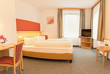 Gasthof Hotel Stefansbrücke, Innsbruck, Zimmer mit Frühstück, bed and breakfast, halfboard, Halbpension